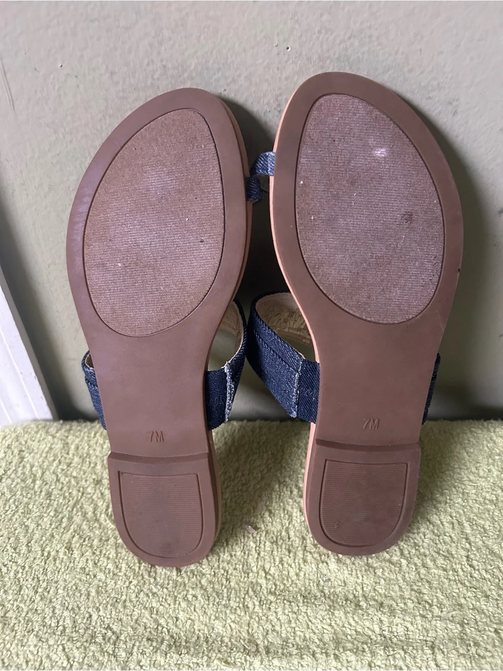 Guess toe gold